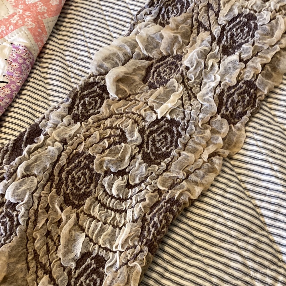French scarf - Picture 2 of 2